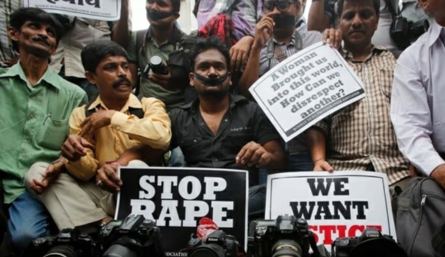 Photojournalist gang-raped in Mumbai, over 20 detained
