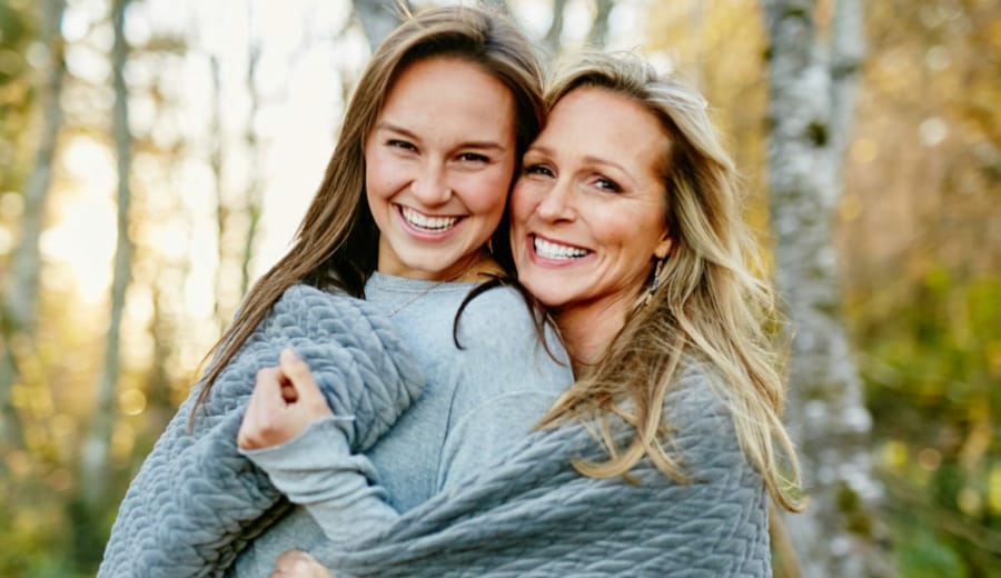 10 Awesome Things About Being Best Friends With Your Mom!